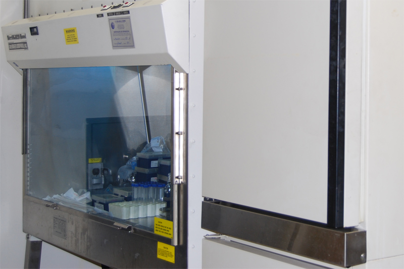 The laboratory space has full capabilities for basic science research including the collaboration with the thoracic team and the evaluation of inflammatory markers of lung cancer.