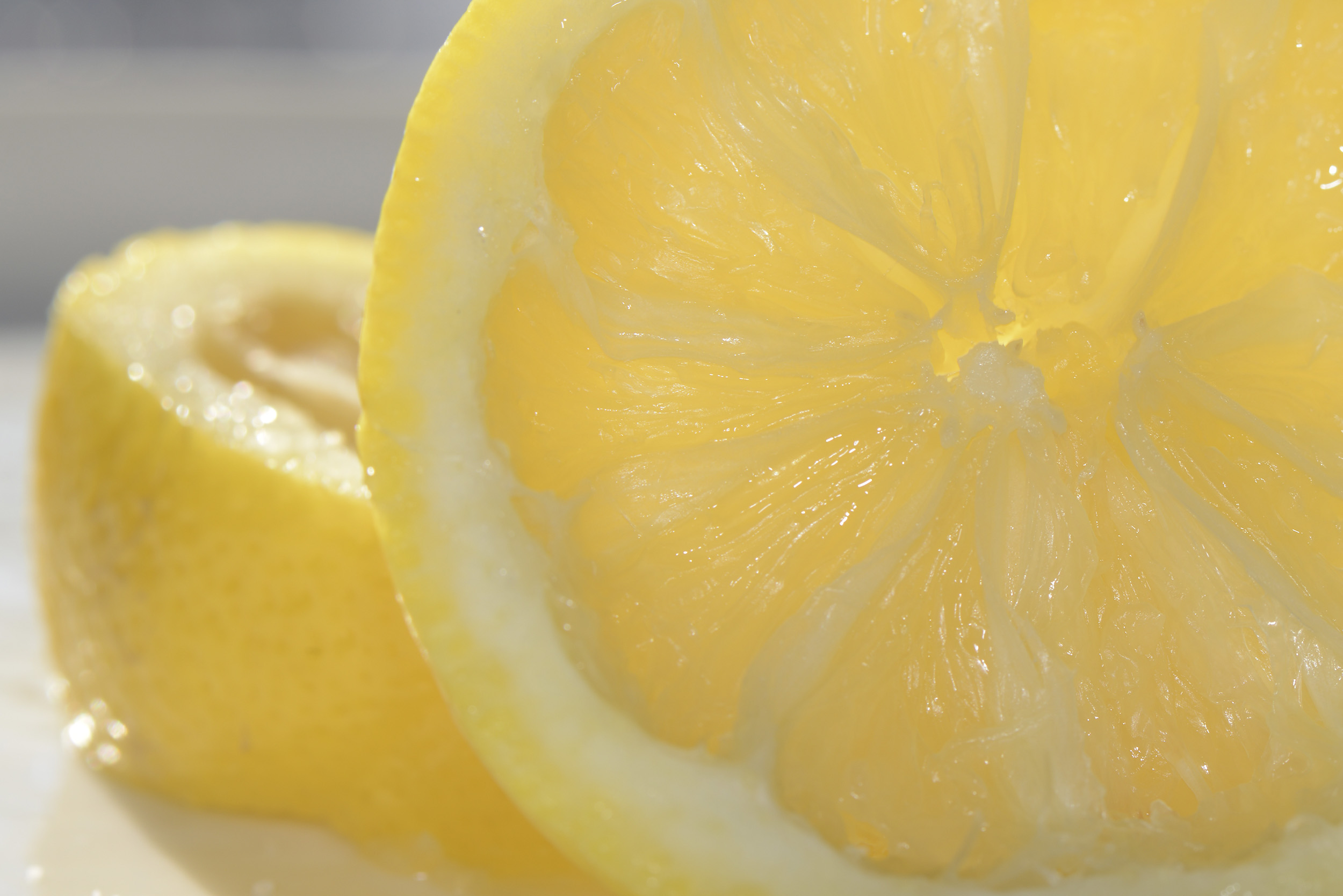 Fresh Lemon Slices